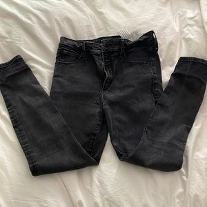 Abercrombie high rise super skinny jeans black size 6